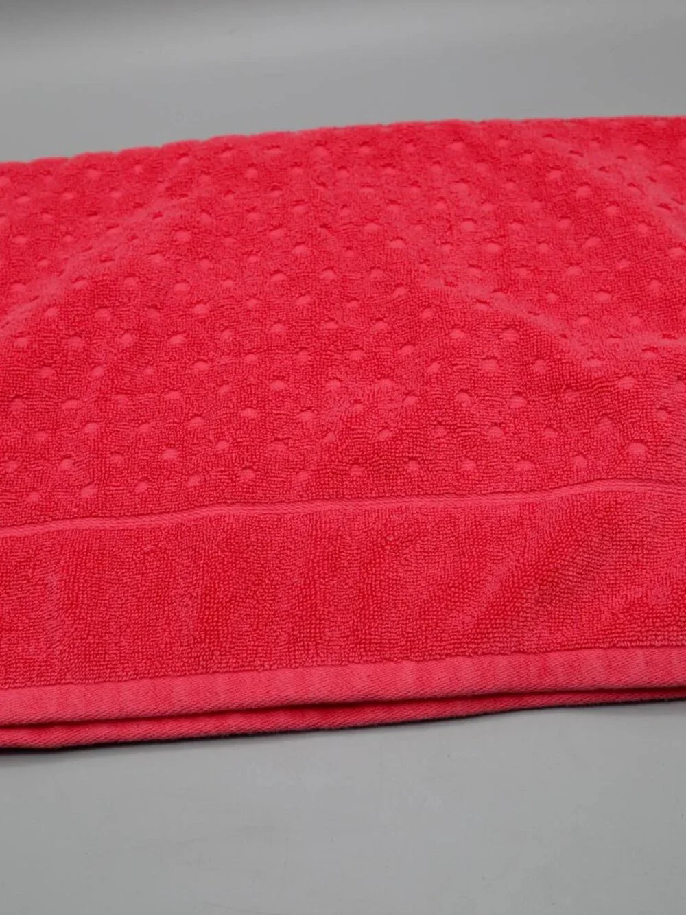 Kate Spade Cotton Terry Bathroom Hand Towel Fuschia Pink Embroidered Logo
